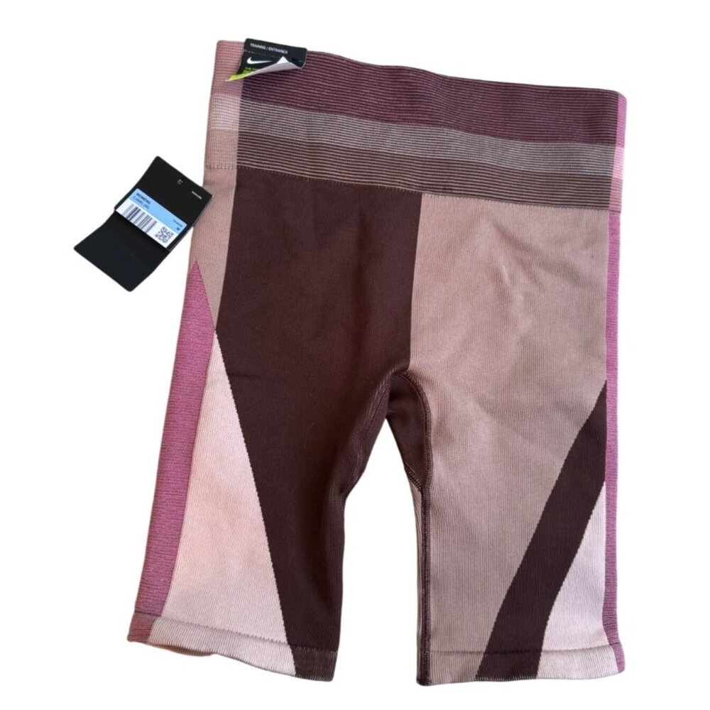 Nike Women's Dri-Fit Mid-Rise Graphic Training Shorts M Polyester/Spandex